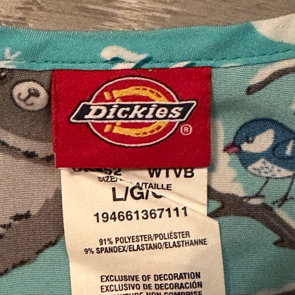 NWT Dickies Scrubs Winter Vibes Top - Picture 4 of 4
